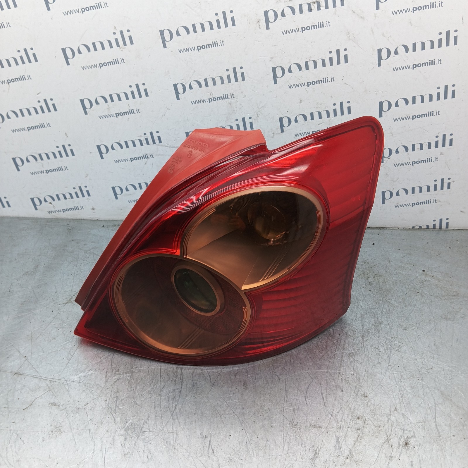 Pomili Fanaleria Toyota Yaris Sport II fanale posteriore destro 81561-52500 usato