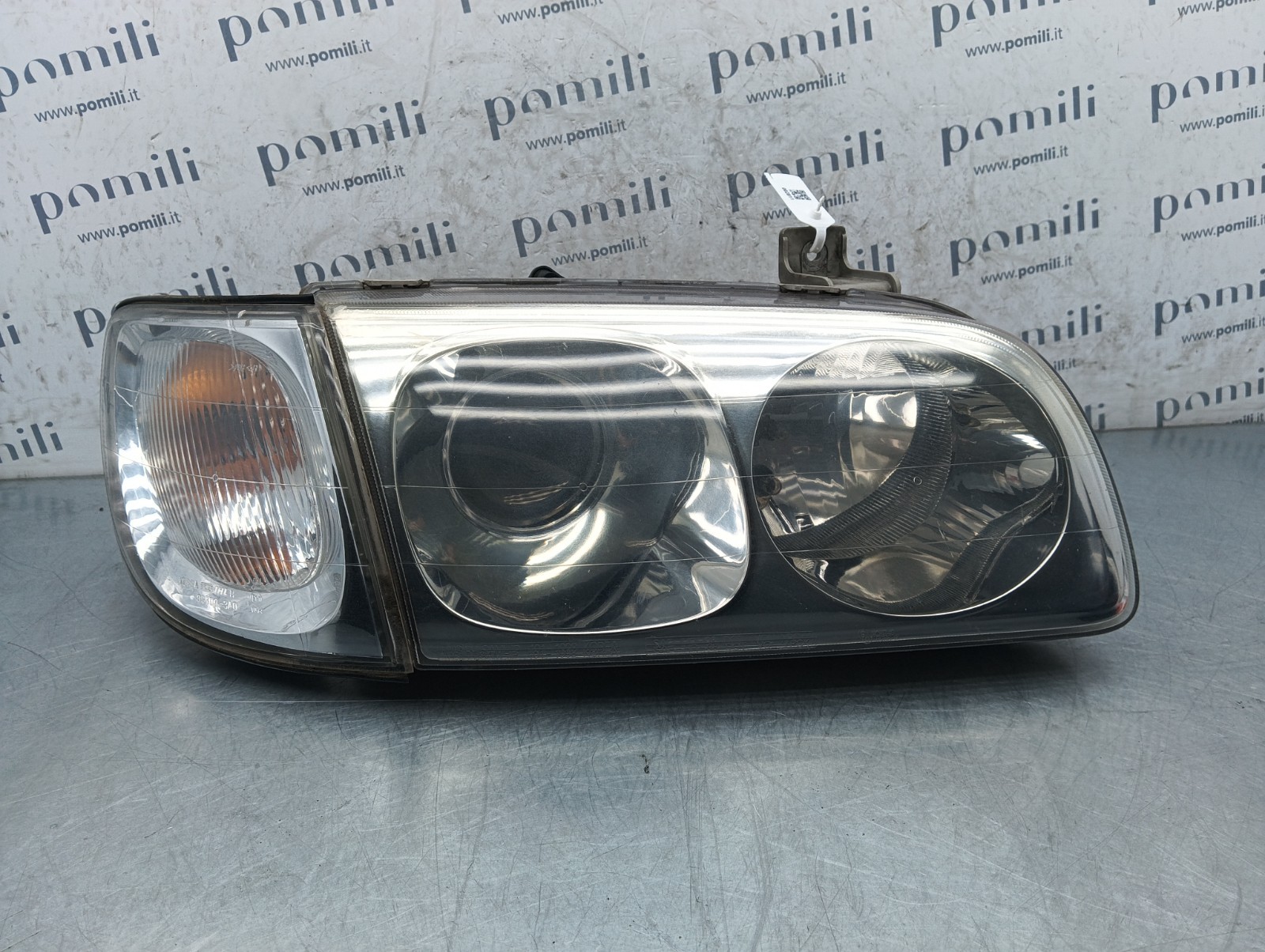 Pomili Fanaleria Hyundai Traject 92102-3AXXX faro anteriore destro con freccia usato