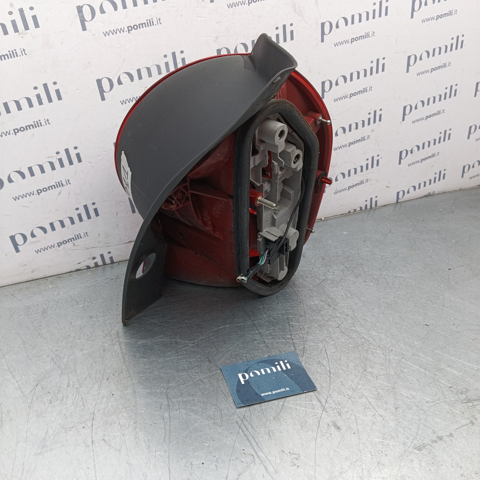 Pomili Fanaleria 8200538786 fanale posteriore sinistro usato