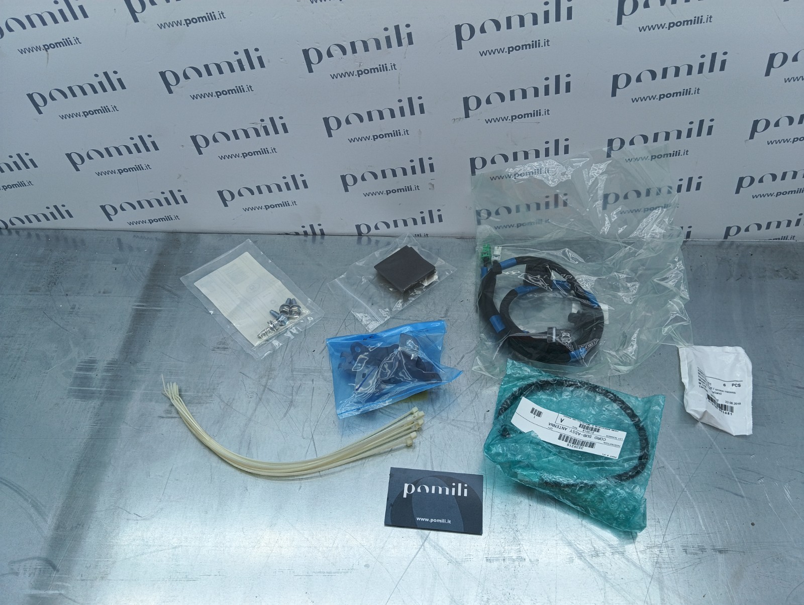 Pomili Elettronica/batteria ibride Toyota PW652-02001 kit montaggio navigatore