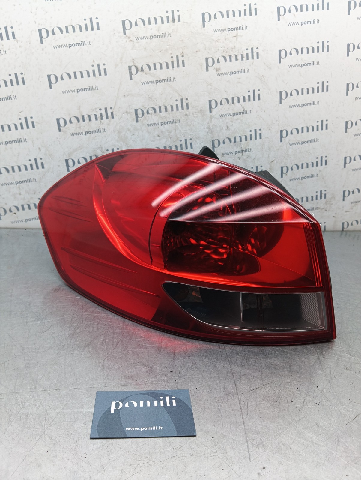 Pomili Fanaleria Fanale posteriore sinistro Renault Clio III S.W. (2005–2012) 8200586843 usato