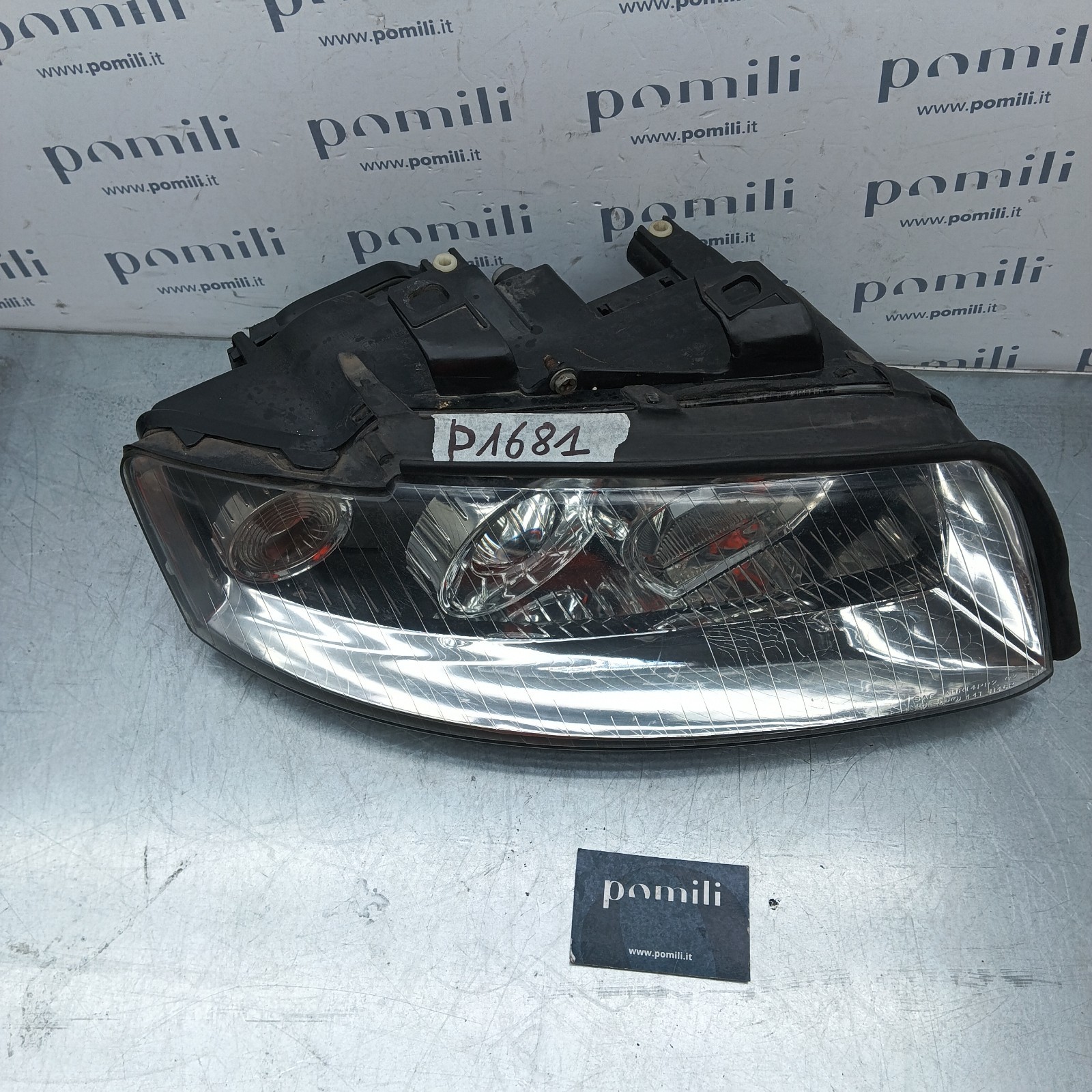 Pomili Fanaleria Faro anteriore destro Audi A4 B6 40-441-1146R usato