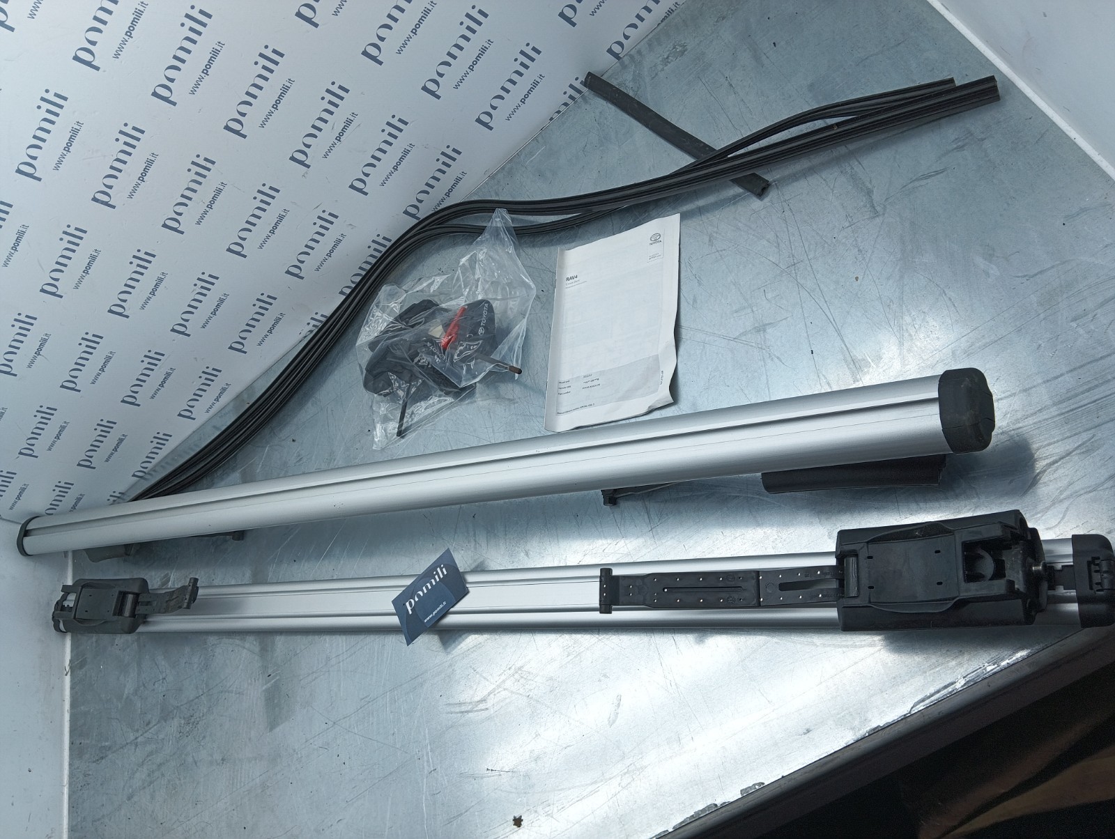 Pomili Lamierati esterni PZ41B-X5620-00 barre portapacchi RAV4 kit completo