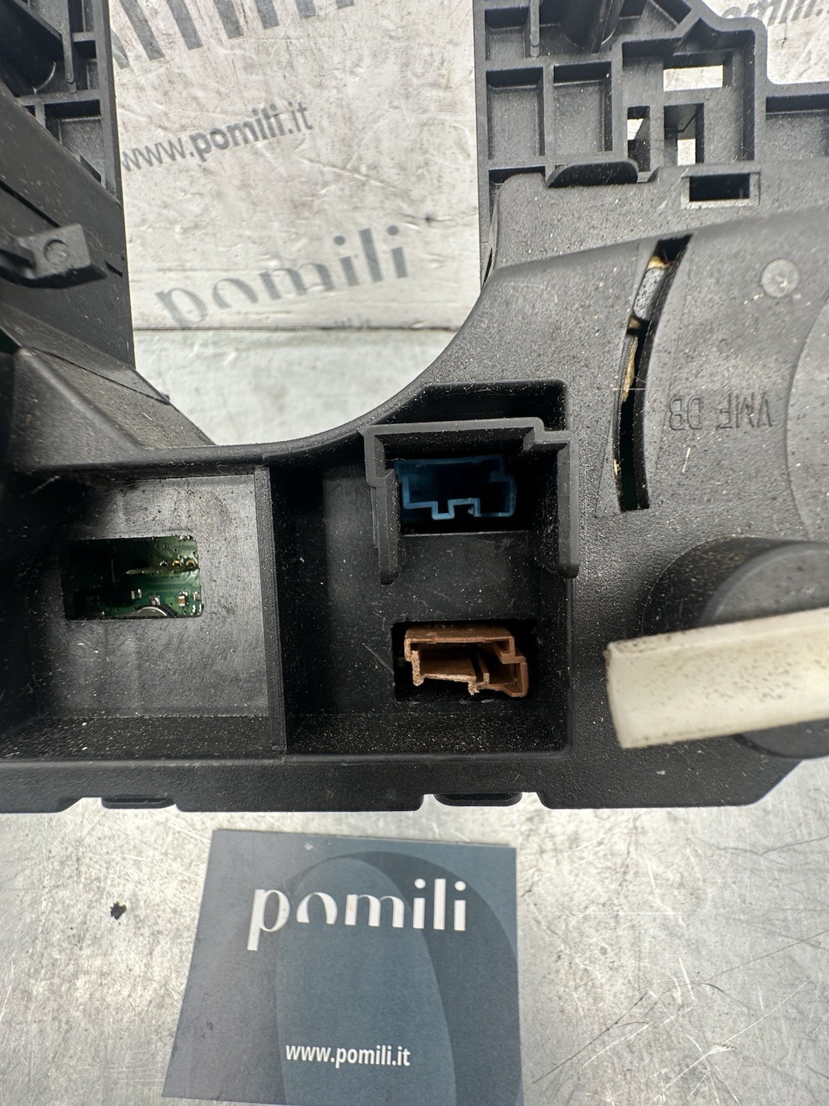 Pomili Rivestimenti interni e parti interne Devioluci Blocco Comandi Volante Peugeot 207 208 Citroen C3 96656018XT usato