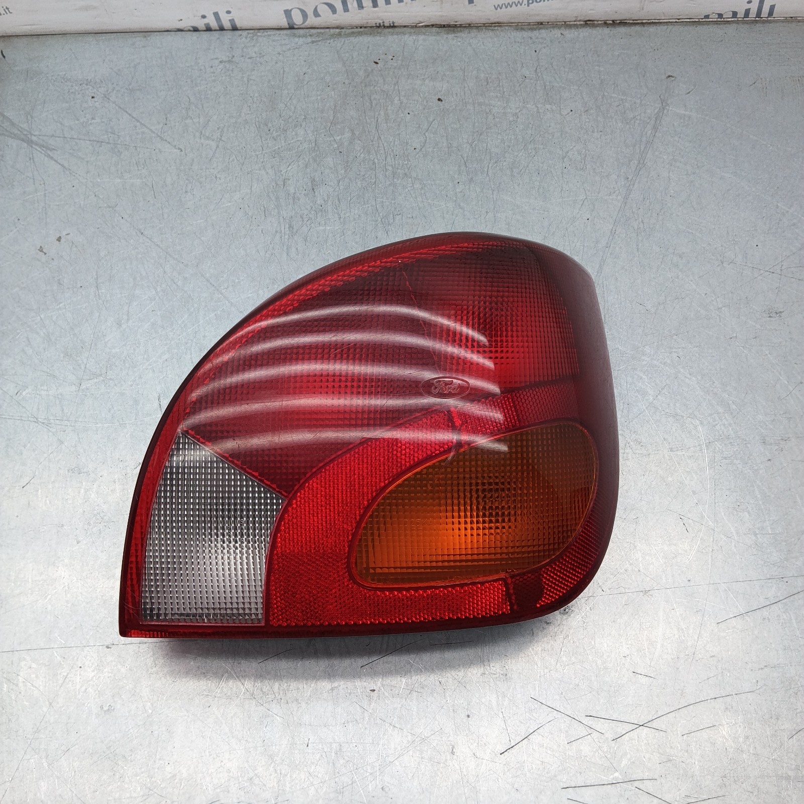 Pomili Fanaleria Fanale posteriore destro Ford Fiesta (1995-2002) 96FG13N004 usato