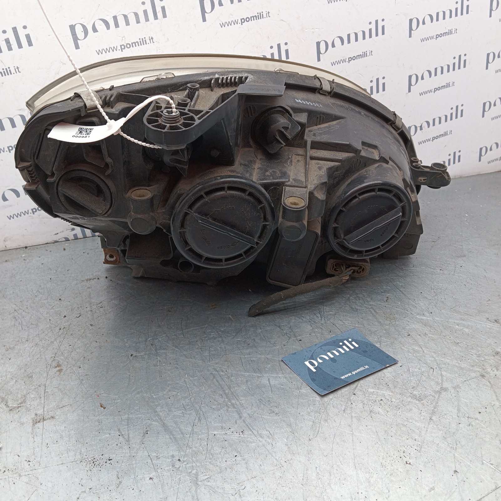 Pomili Fanaleria Mercedes-Benz Classe C W204 faro anteriore sinistro usato