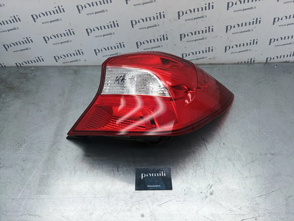 Pomili Fanaleria Ford KA+ J7BB-13404 fanale posteriore destro usato