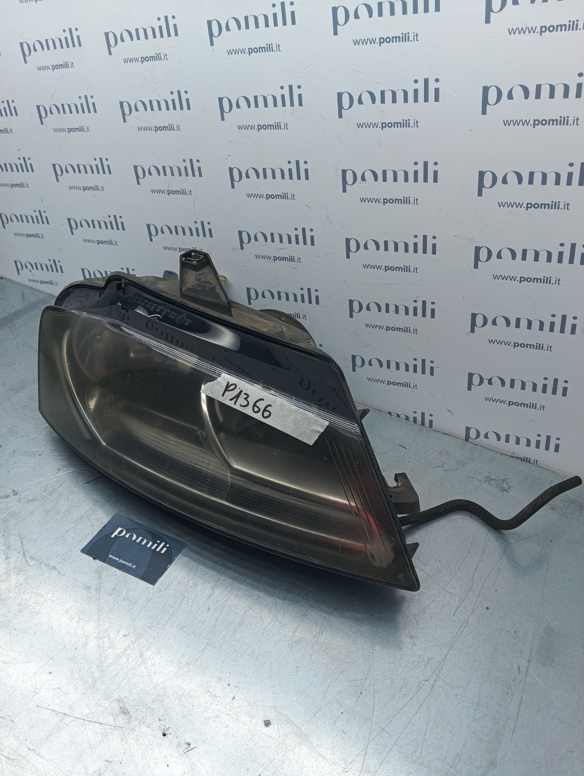 Pomili Fanaleria Audi A3 2008-2012 faro anteriore destro usato