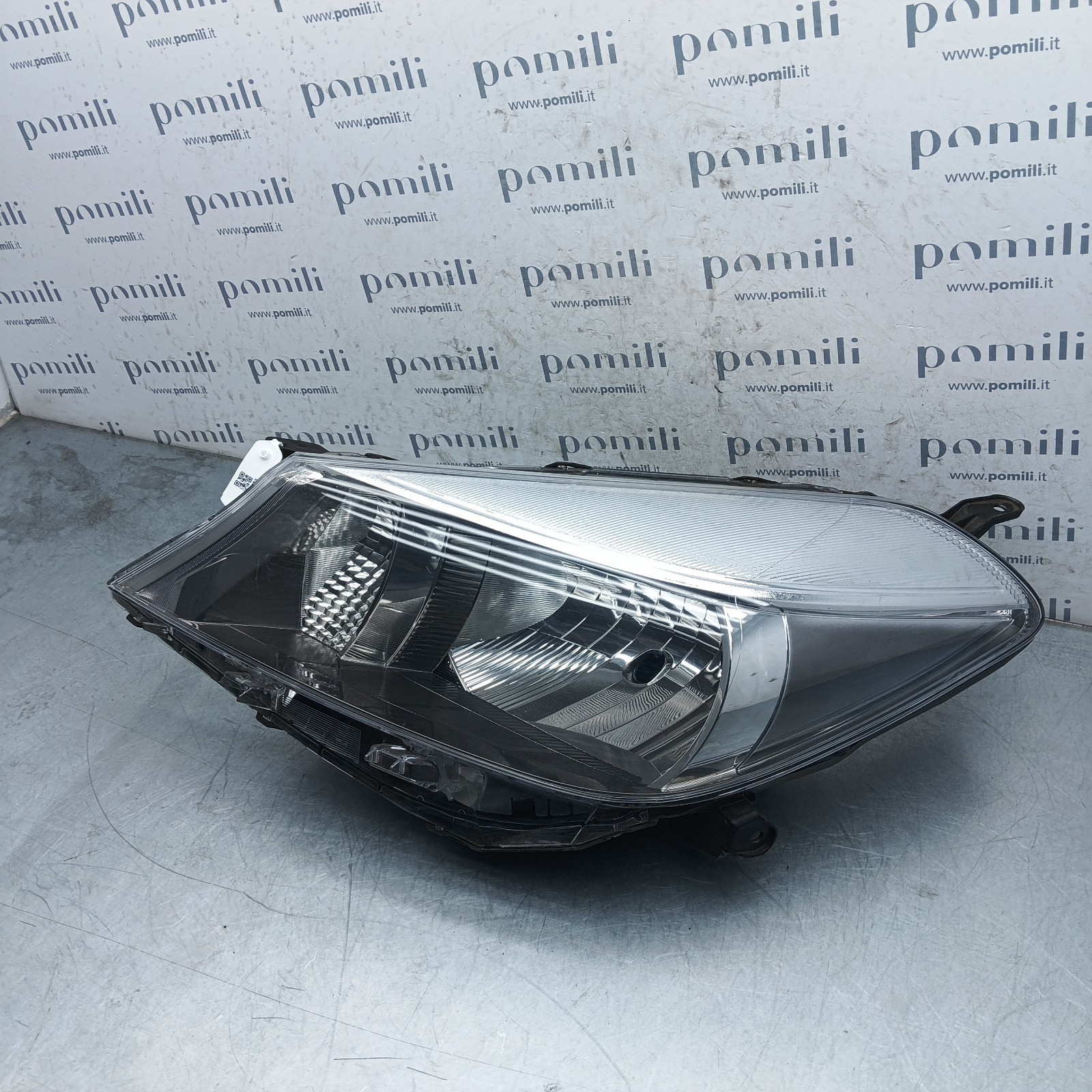 Pomili Fanaleria Toyota Yaris III faro anteriore sinistro versione base