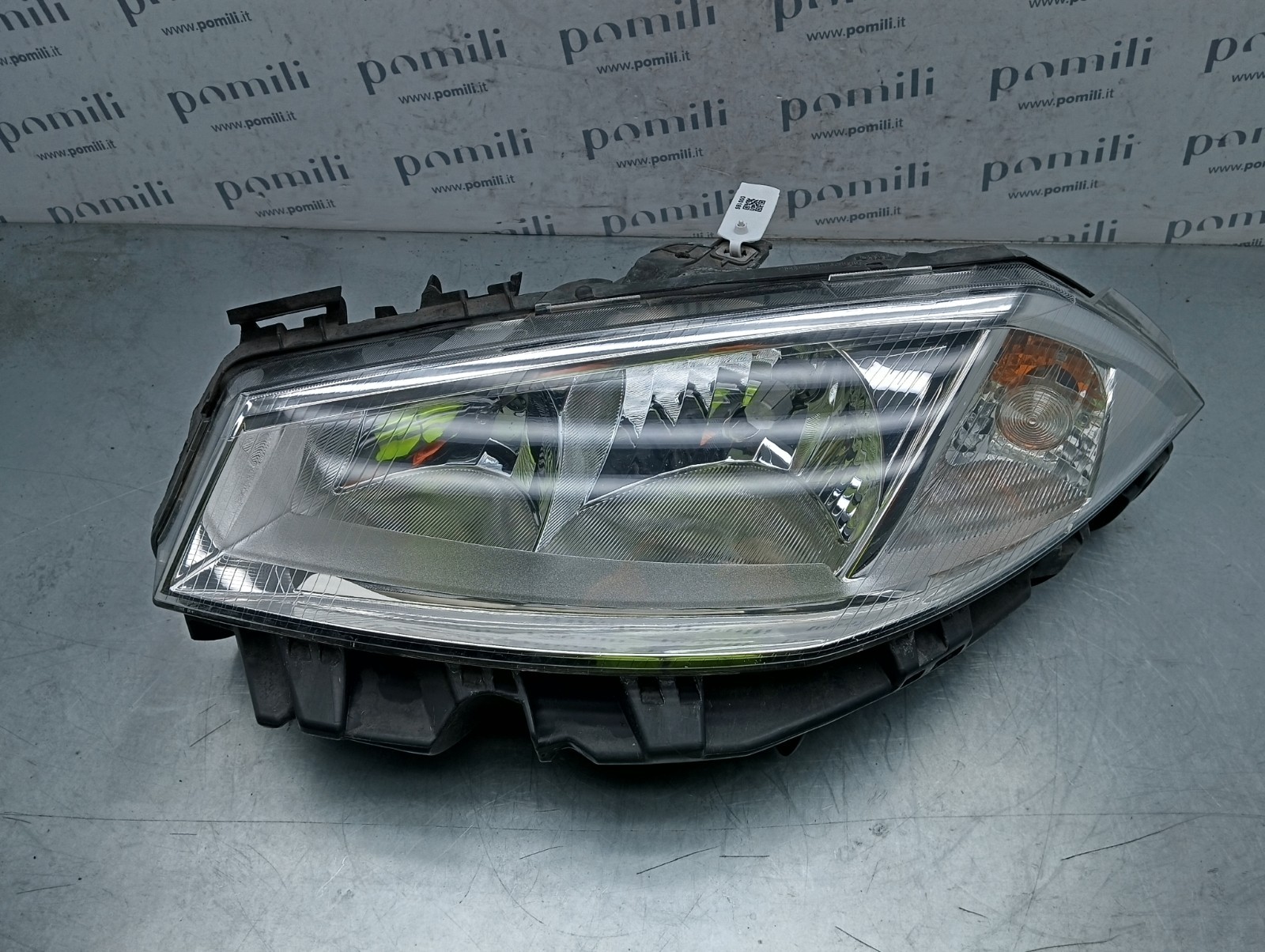 Pomili Fanaleria Renault Megane II 89306990 faro anteriore sinistro usato