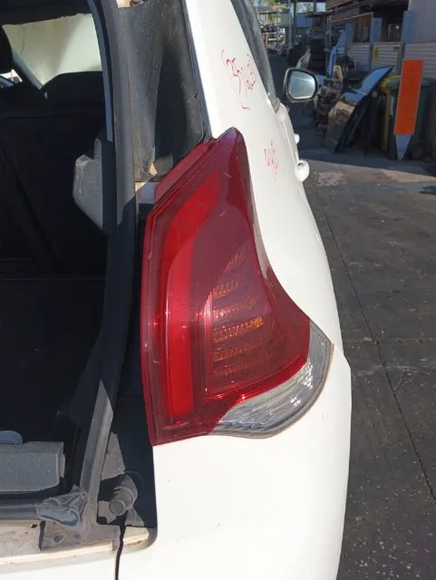 Pomili Fanaleria Fanale posteriore parte esterna destro Peugeot 3008 10/13-02/17 usato