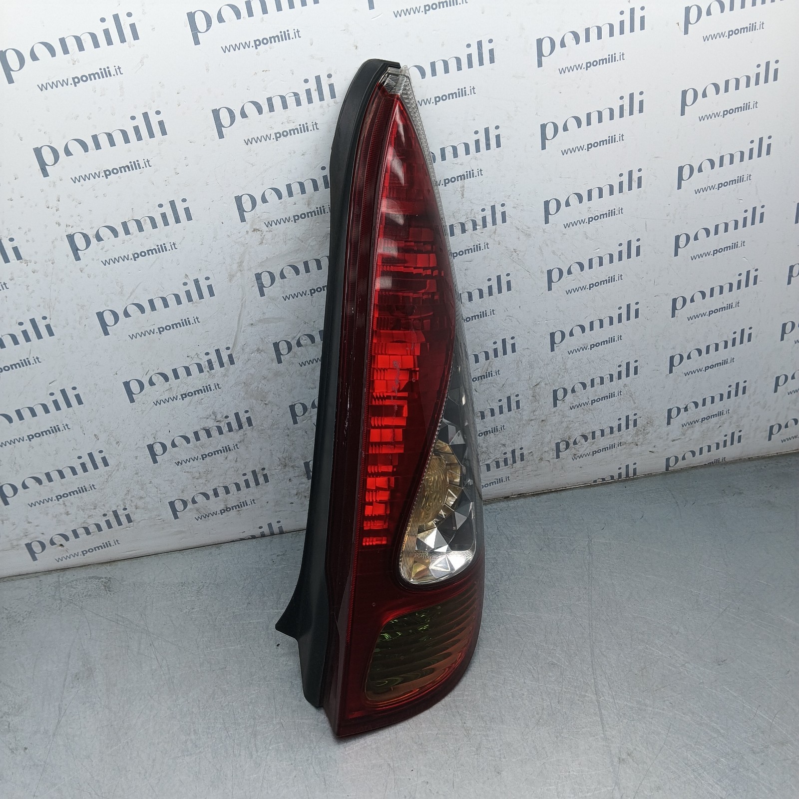Pomili Fanaleria Toyota Yaris Verso fanale posteriore destro 52-091 usato
