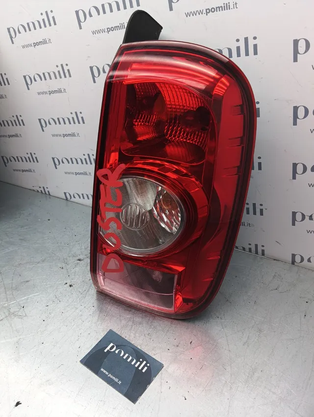 Pomili Fanaleria Dacia Duster 1° serie fanale posteriore destro usato