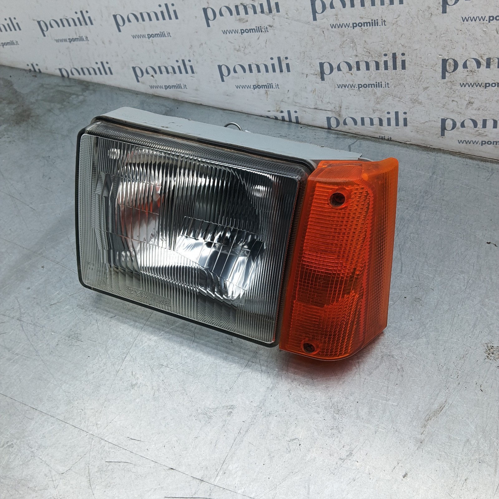 Pomili Fanaleria Fiat Panda 141 faro anteriore sinistro usato