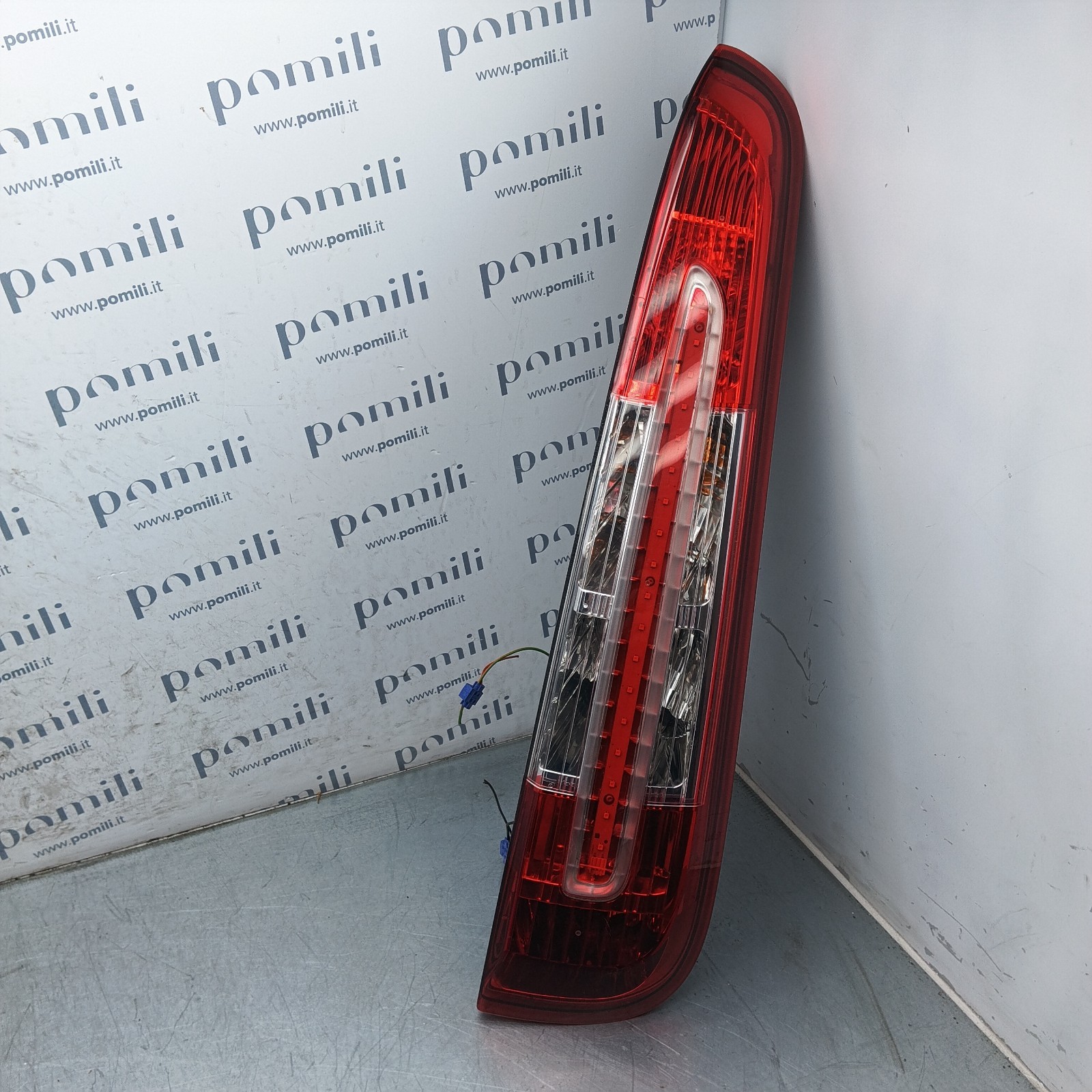 Pomili Fanaleria Ford Focus C-Max M51-13N411-AA fanale destro usato