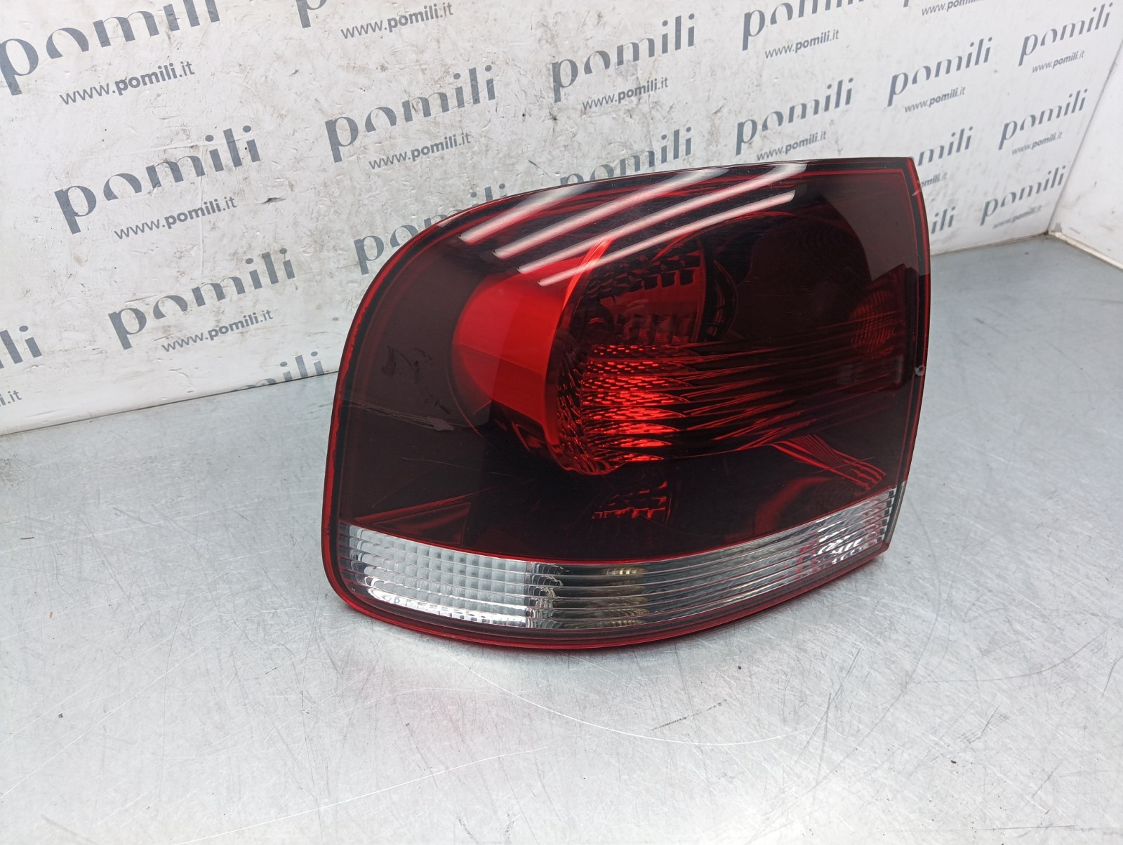 Pomili Fanaleria Volkswagen Touareg fanale sinistro usato OEM 28259002