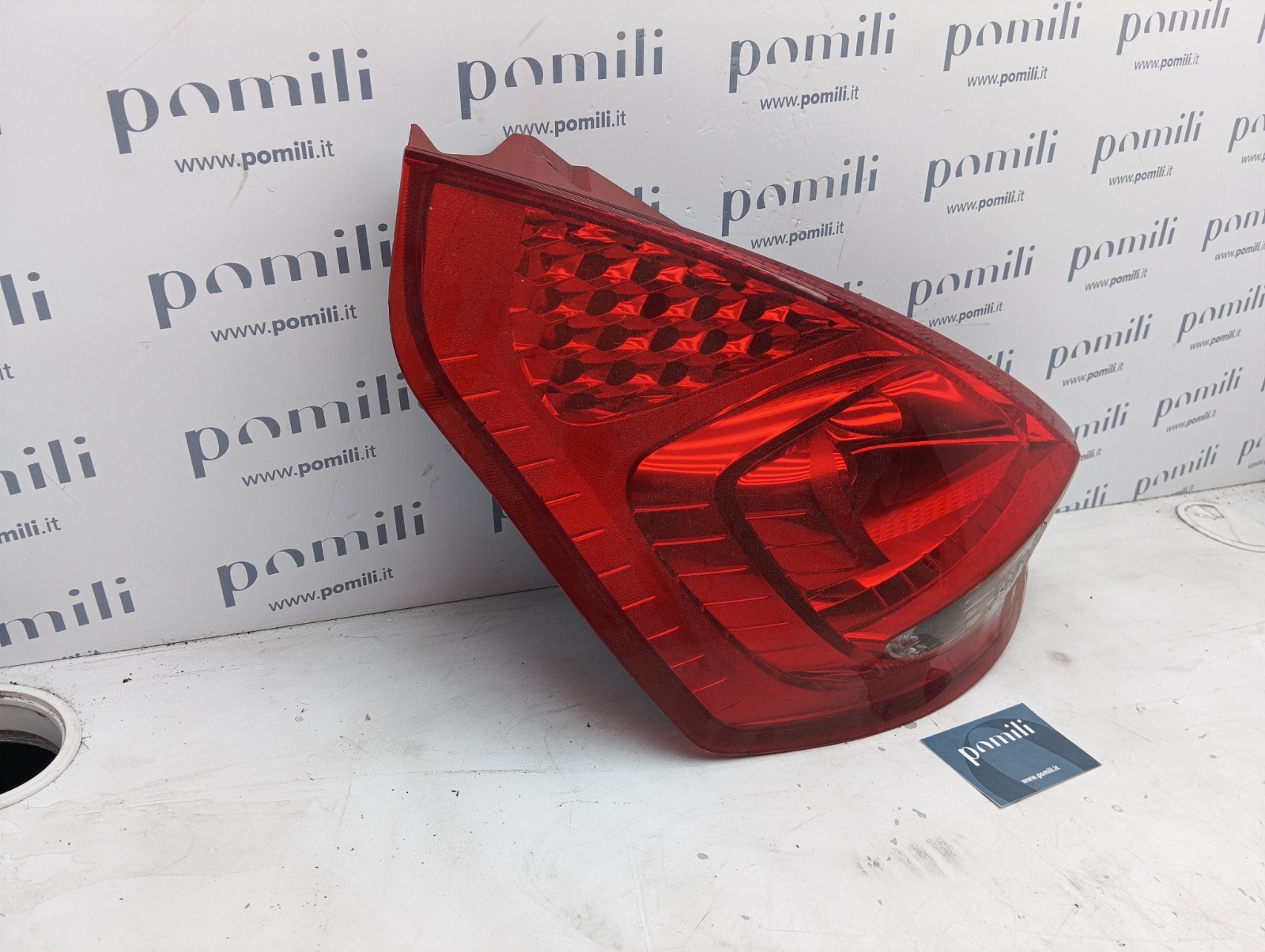 Pomili Fanaleria Ford Fiesta fanale posteriore destro 8A6113404A usato