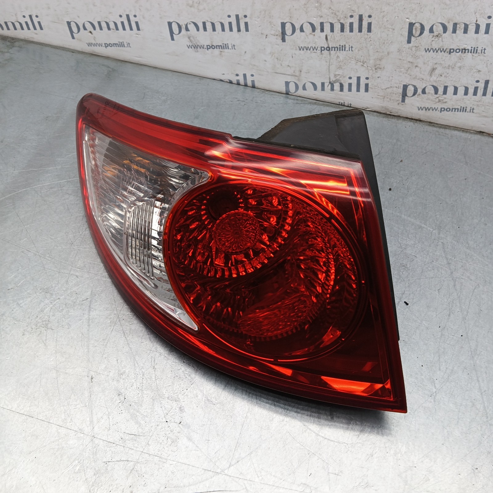Pomili Fanaleria 92401-2B0 fanale posteriore sinistro