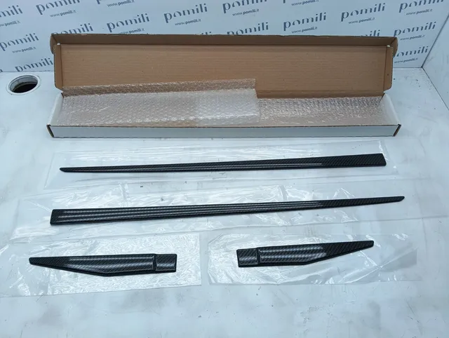 Pomili Lamierati esterni Set modanature laterali PW156-0D005-CN fibra di carbonio