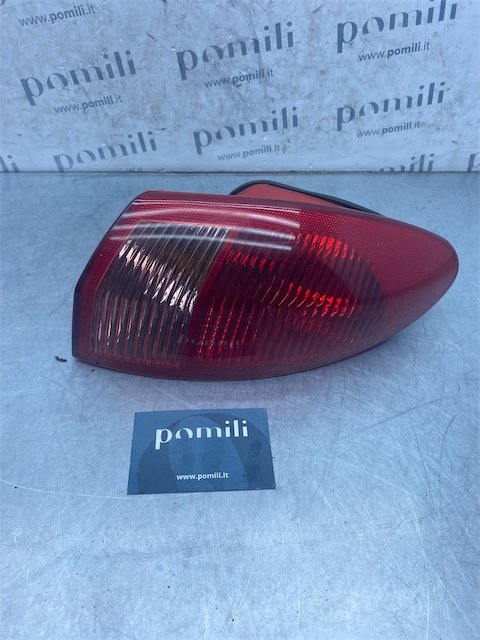 Pomili Fanaleria Alfa Romeo 147 W8 fanale posteriore esterno destro