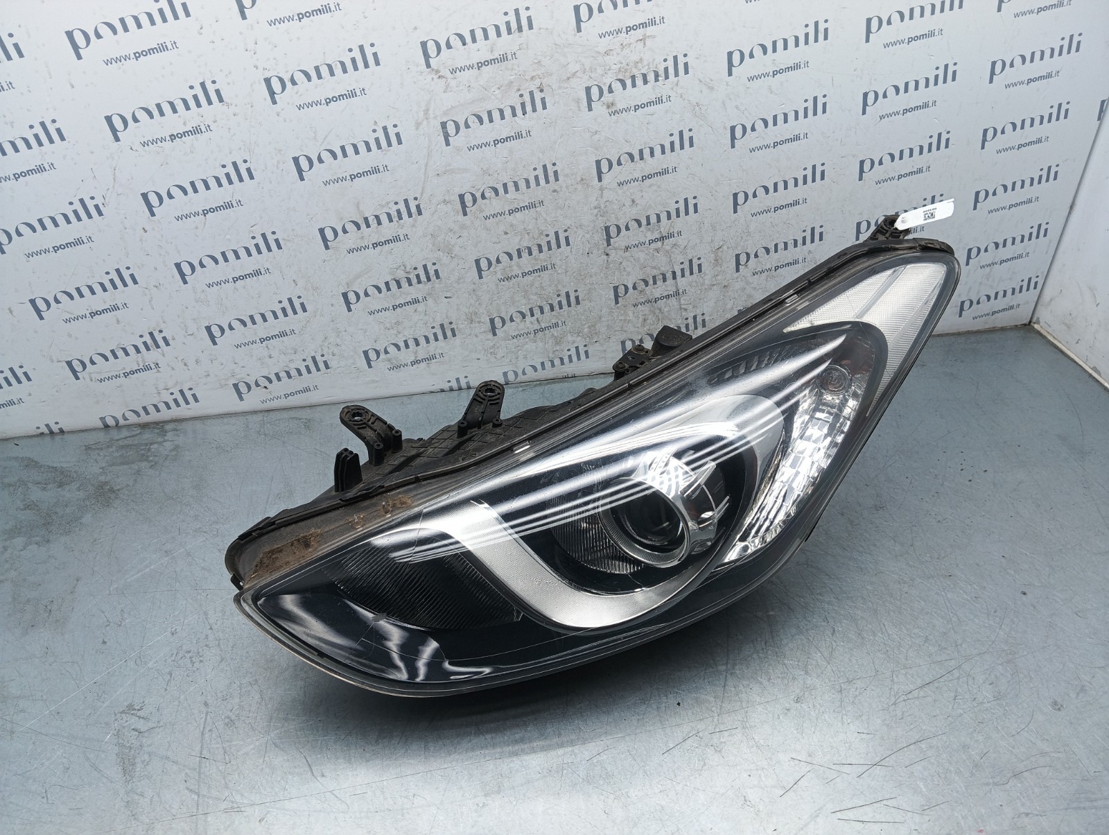 Pomili Fanaleria Faro anteriore sinistro Hyundai I30 92101-A6100 usato