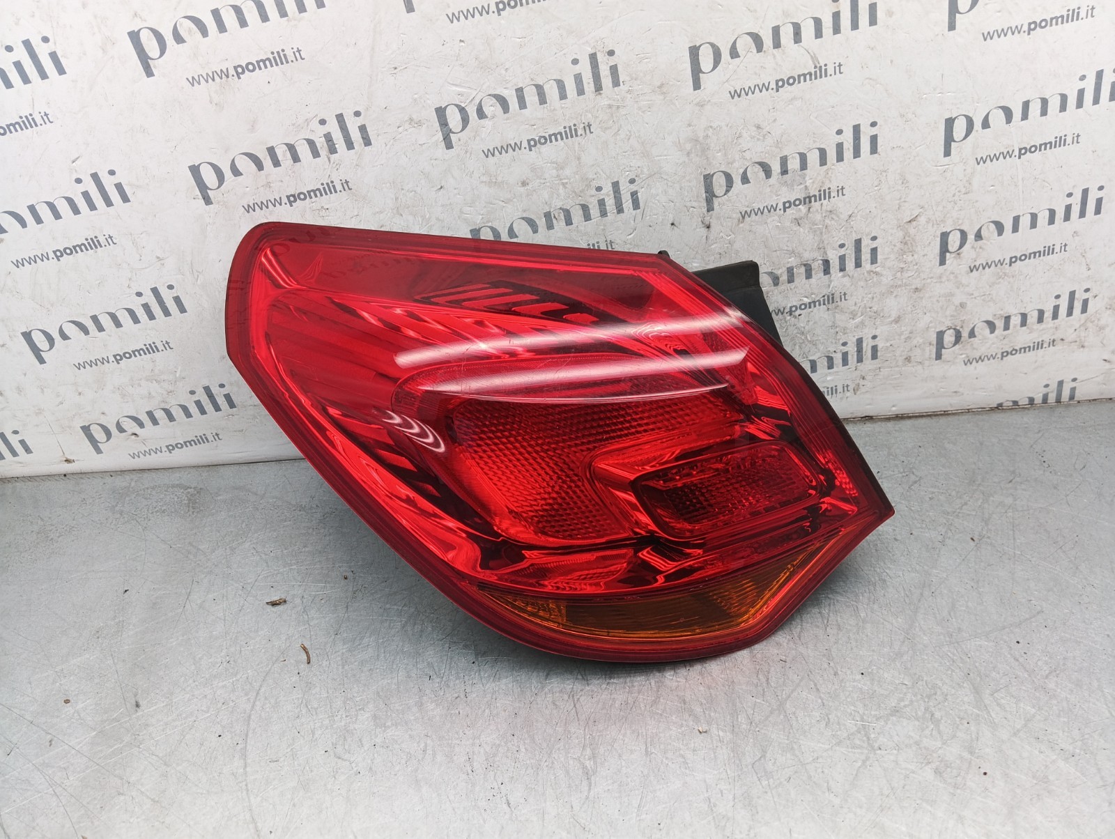Pomili Fanaleria Opel Astra J fanale posteriore sinistro usato
