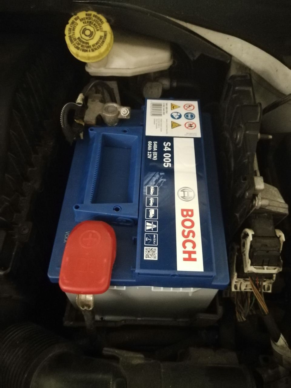 Bosch Batterie S4005 batteria auto 60 Ah 1 pezzo senza manutenzione