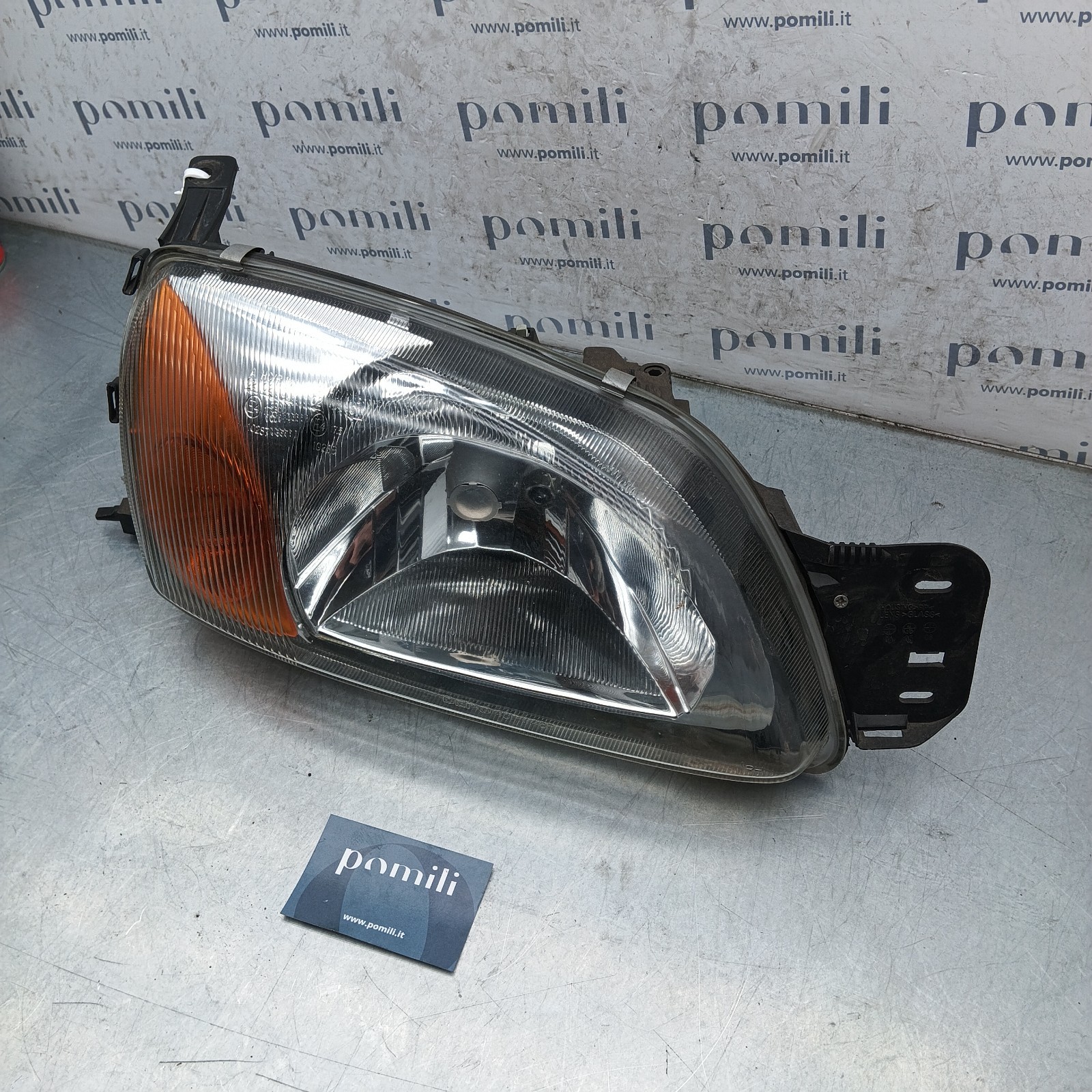 Pomili Fanaleria Ford Fiesta IV faro destro 431-1146R usato