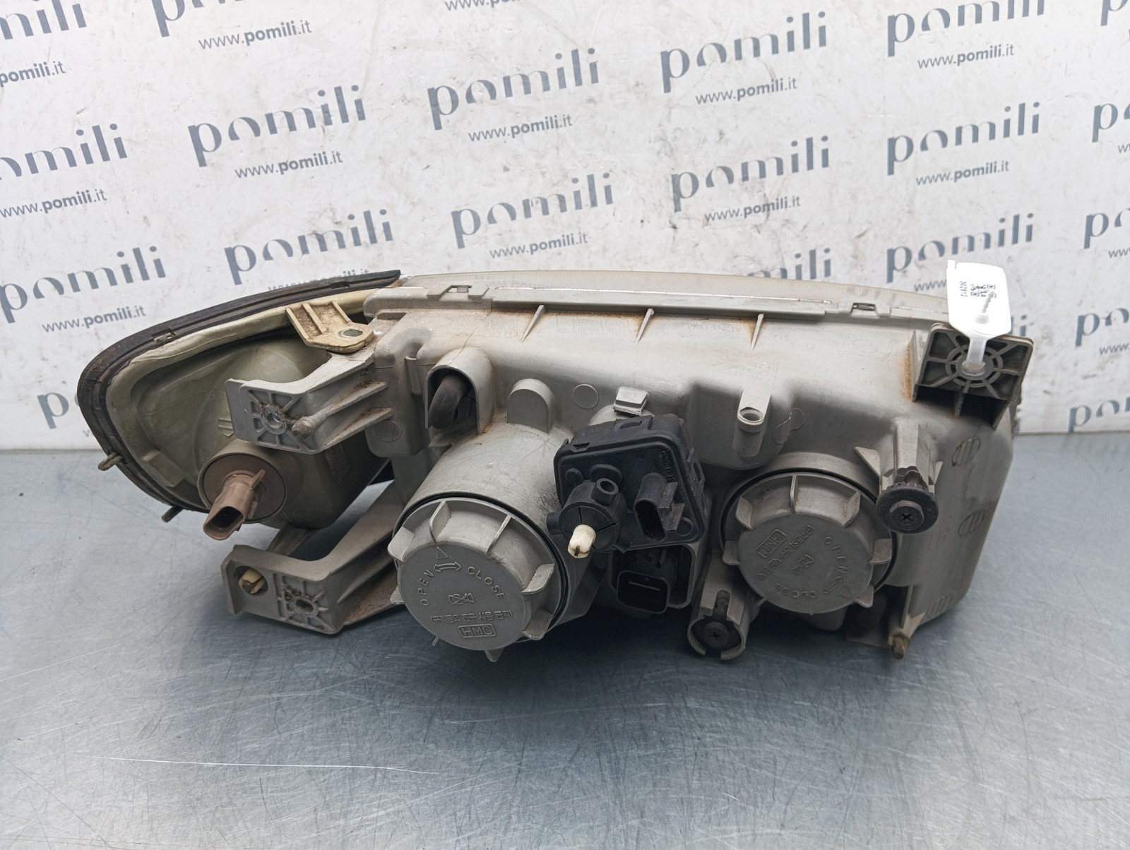 Pomili Fanaleria 92101-3AXXX faro anteriore sinistro usato