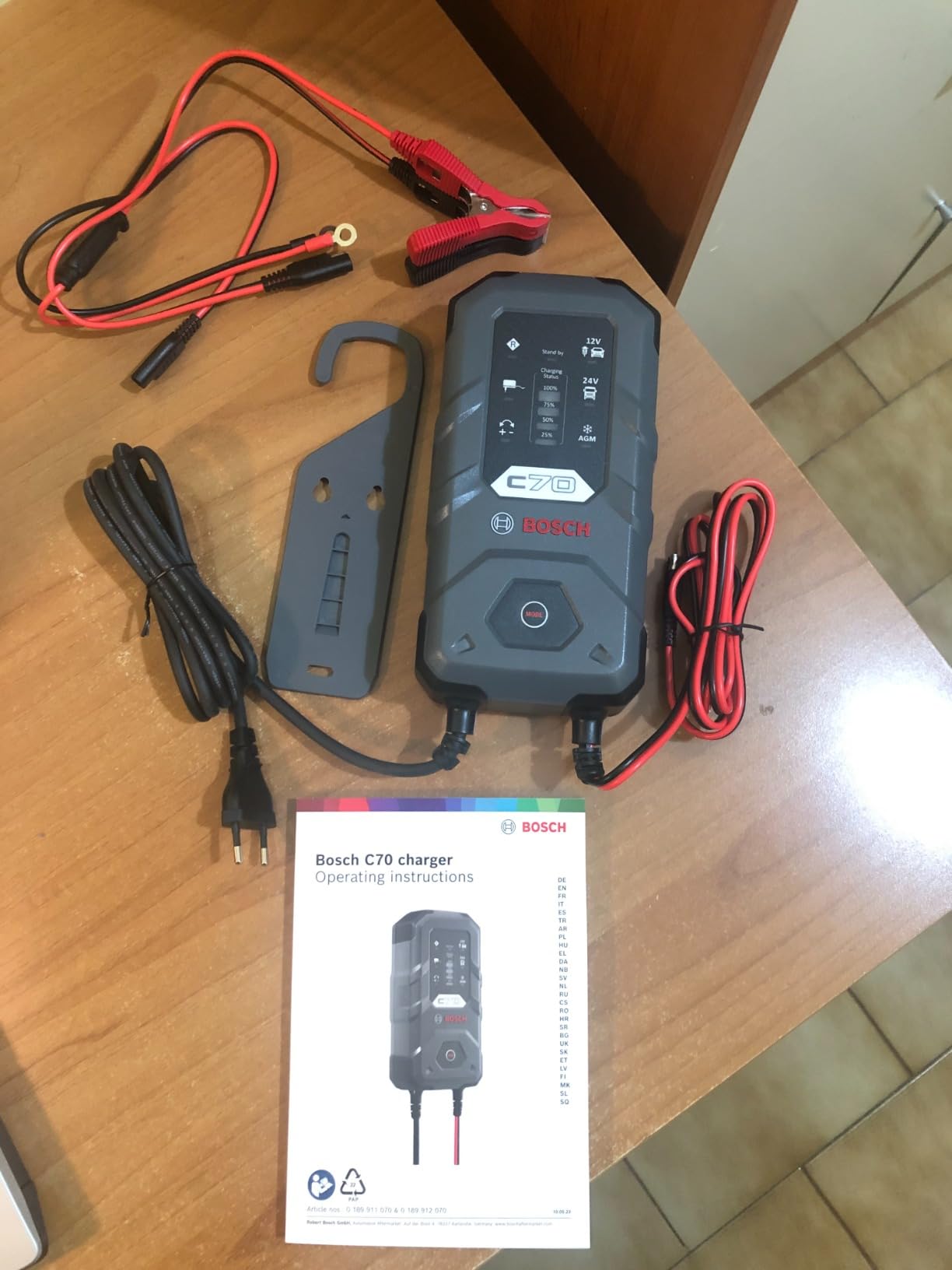 Bosch HCP Caricabatterie e avviatori C70 10 A 12/24 V per batterie AGM