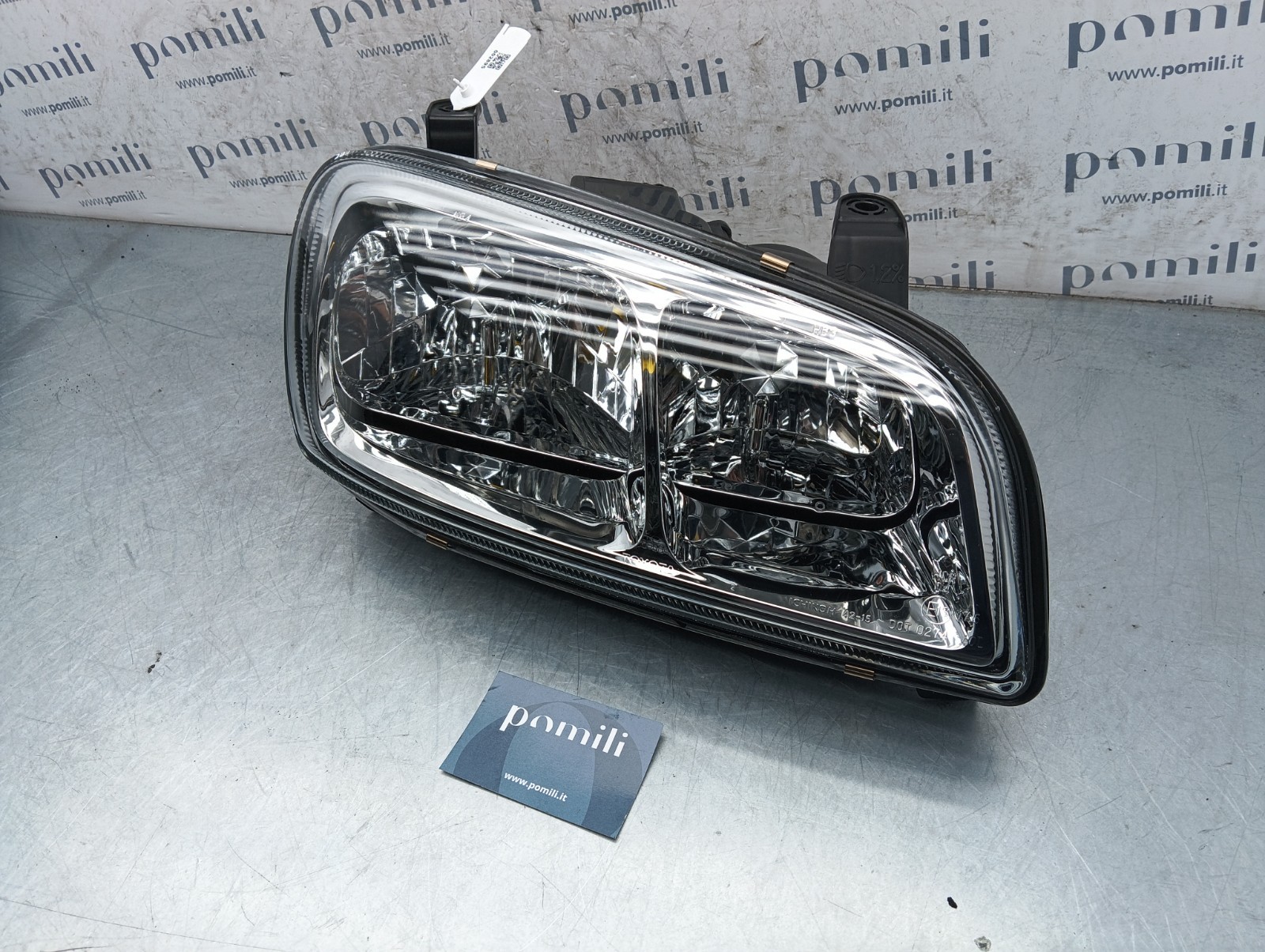 Pomili Fanaleria 81105-42110 faro anteriore destro Toyota Rav4 1994-2000