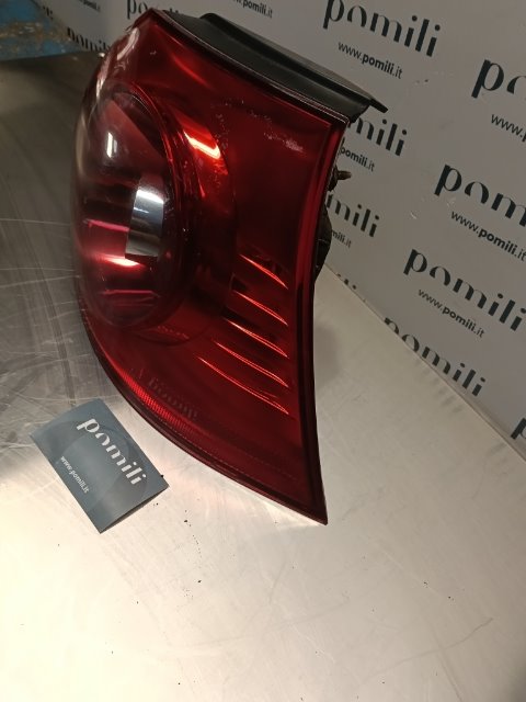 Pomili Fanaleria Volkswagen Golf (1K) (10/03-12/09) fanale posteriore destro esterno