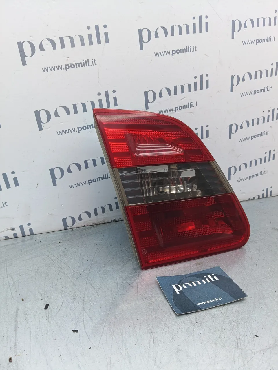 Pomili Fanaleria Fanale posteriore sinistro portellone Mercedes-Benz B180 A1698200577 usato