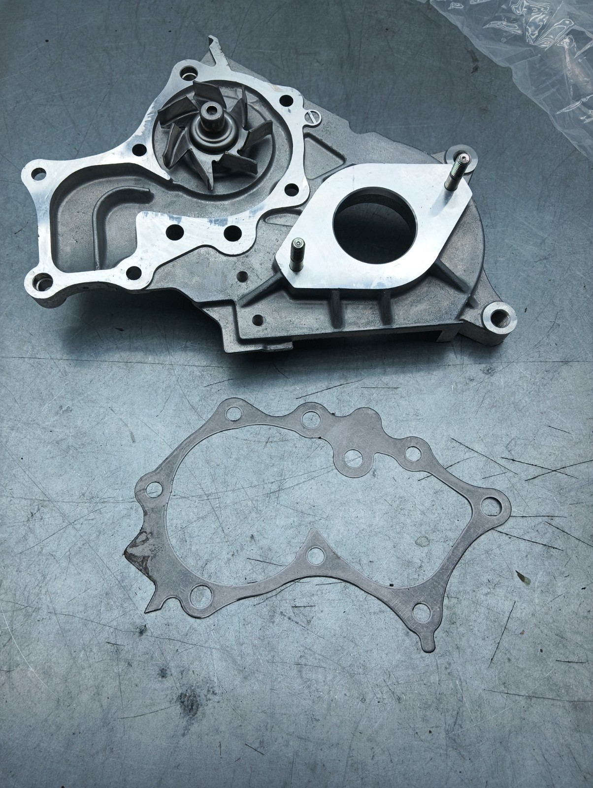 Pomili Motore e cambio con supporti Pompa dell’acqua Toyota Corolla/Avensis/RAV4 16100-29185 nuova