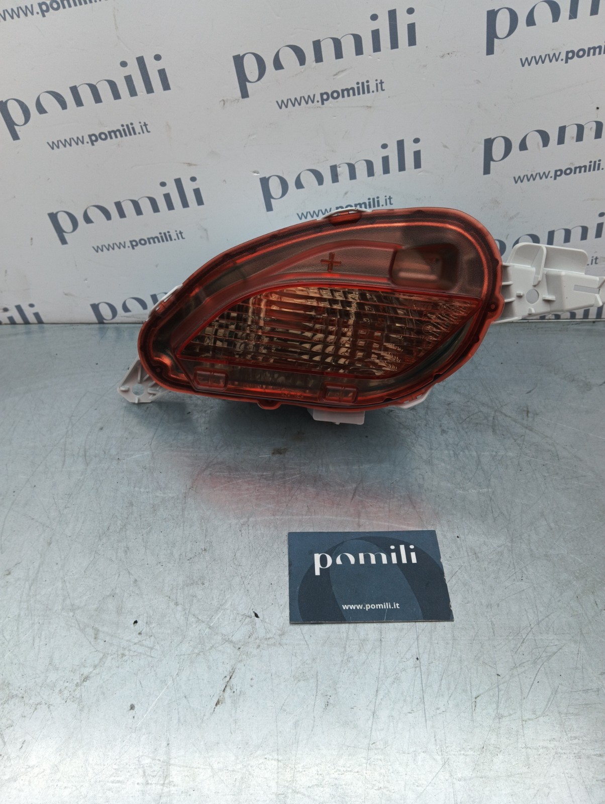 Pomili Fanaleria Toyota Yaris fanale posteriore fendinebbia destro 2015-2020