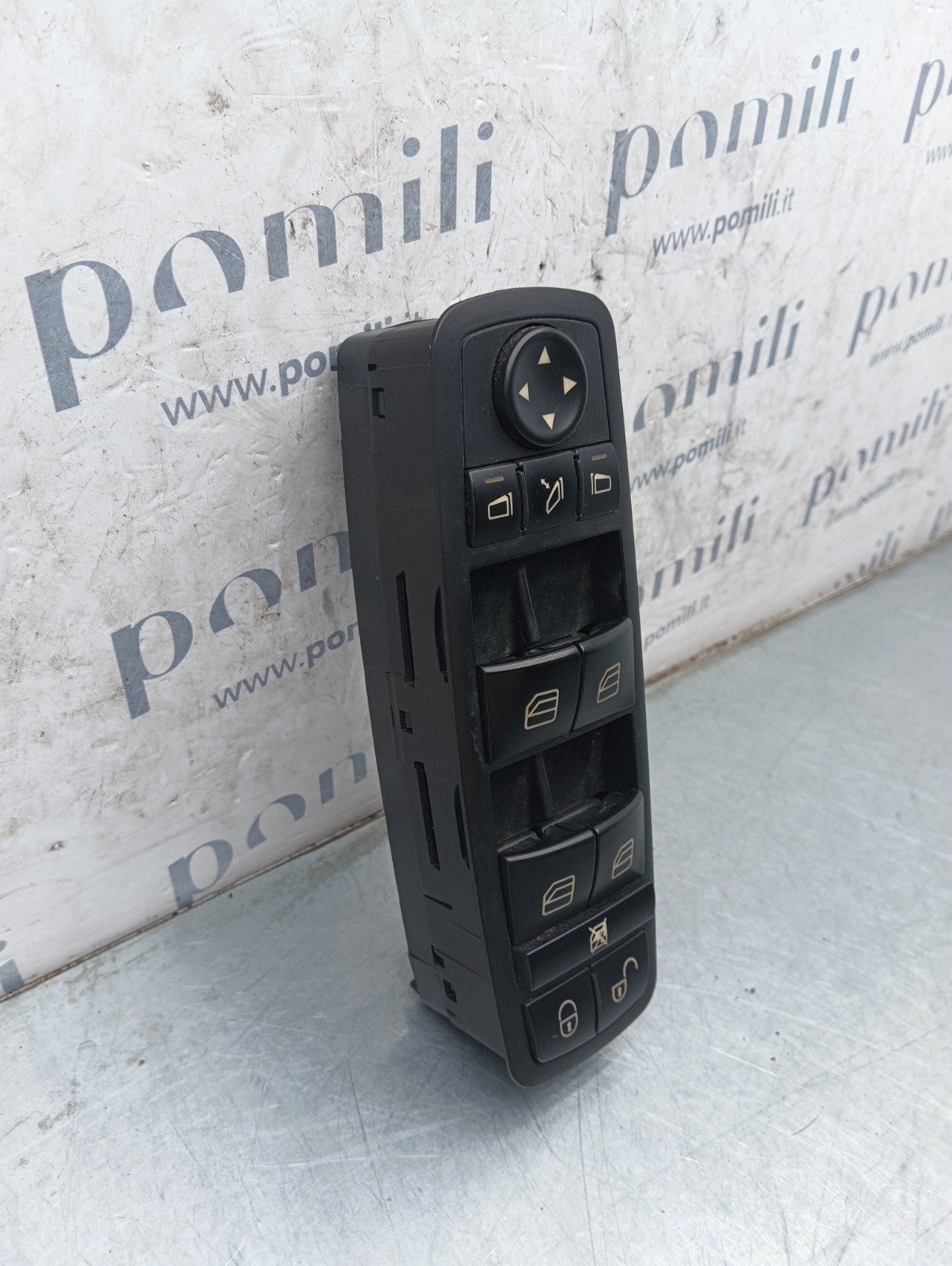 Pomili Rivestimenti interni Pulsantiera alzacristalli Mercedes-Benz Classe B W245 41YT9039 usata