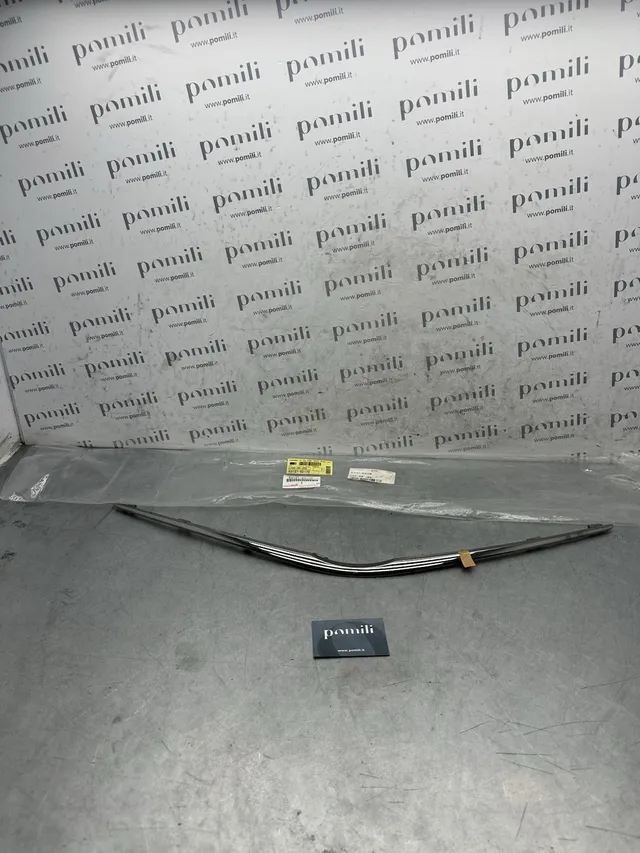 Pomili Lamierati esterni Toyota Yaris 53121-52170 modanatura griglia nuova
