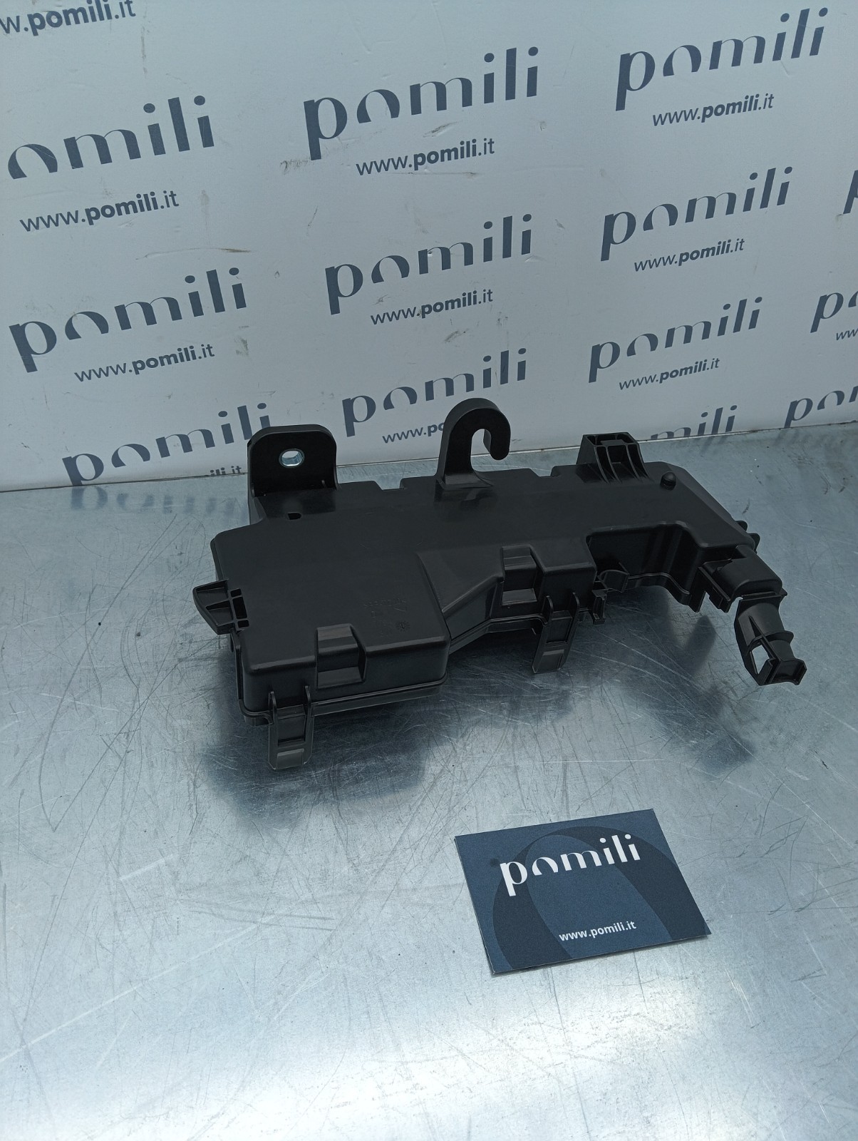 Pomili Motorini avviamento, alternatori, ECU e cavi Toyota Aygo II coperchio copri relè 82663-0H040 nuovo
