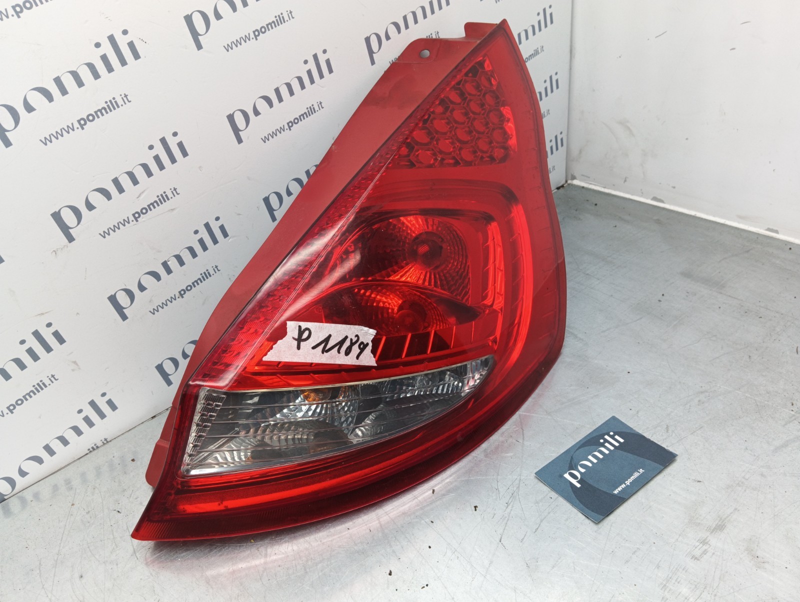 Pomili Fanaleria Ford Fiesta fanale posteriore destro 8A6113404A usato