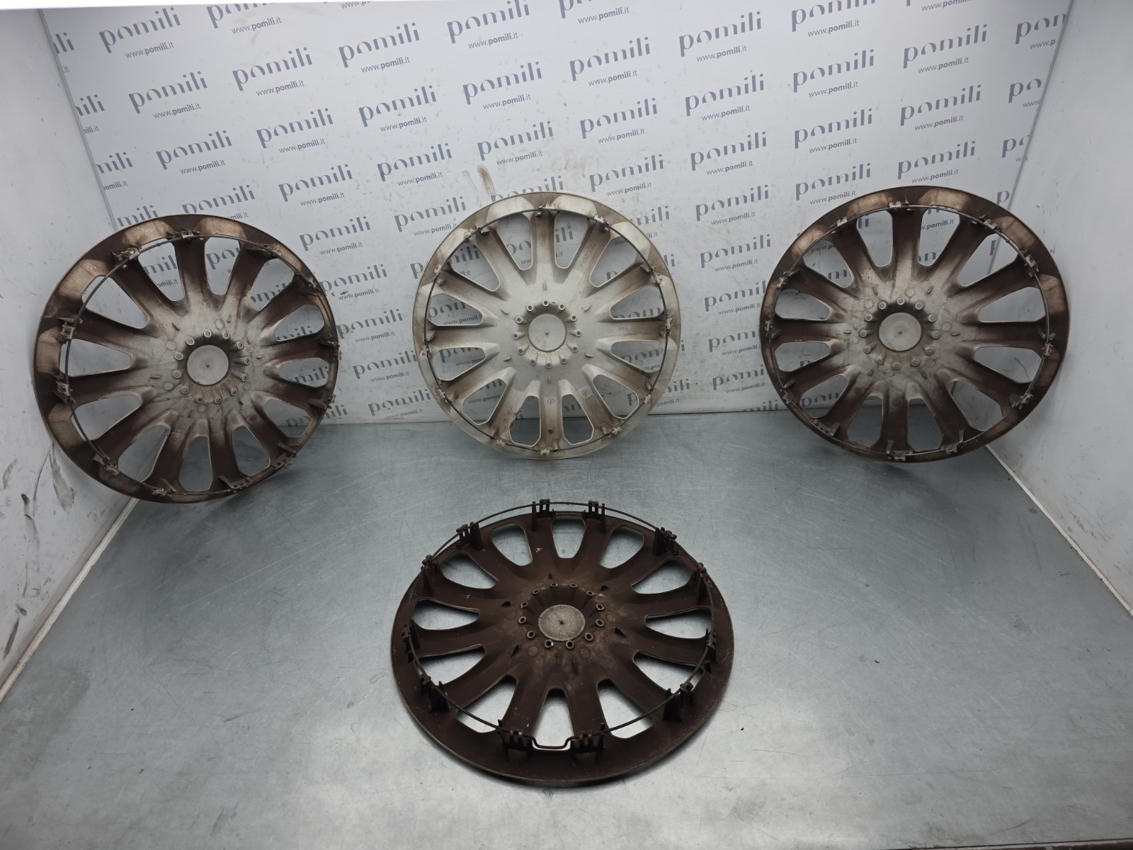 Pomili Altro auto borchie coprimozzo Ford R15 set 4 usate