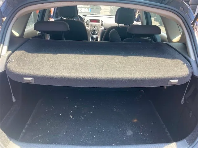 Pomili Rivestimenti interni e parti interne Ripiano cappelliera OPEL ASTRA (P10) (10/09>06/18<) usato