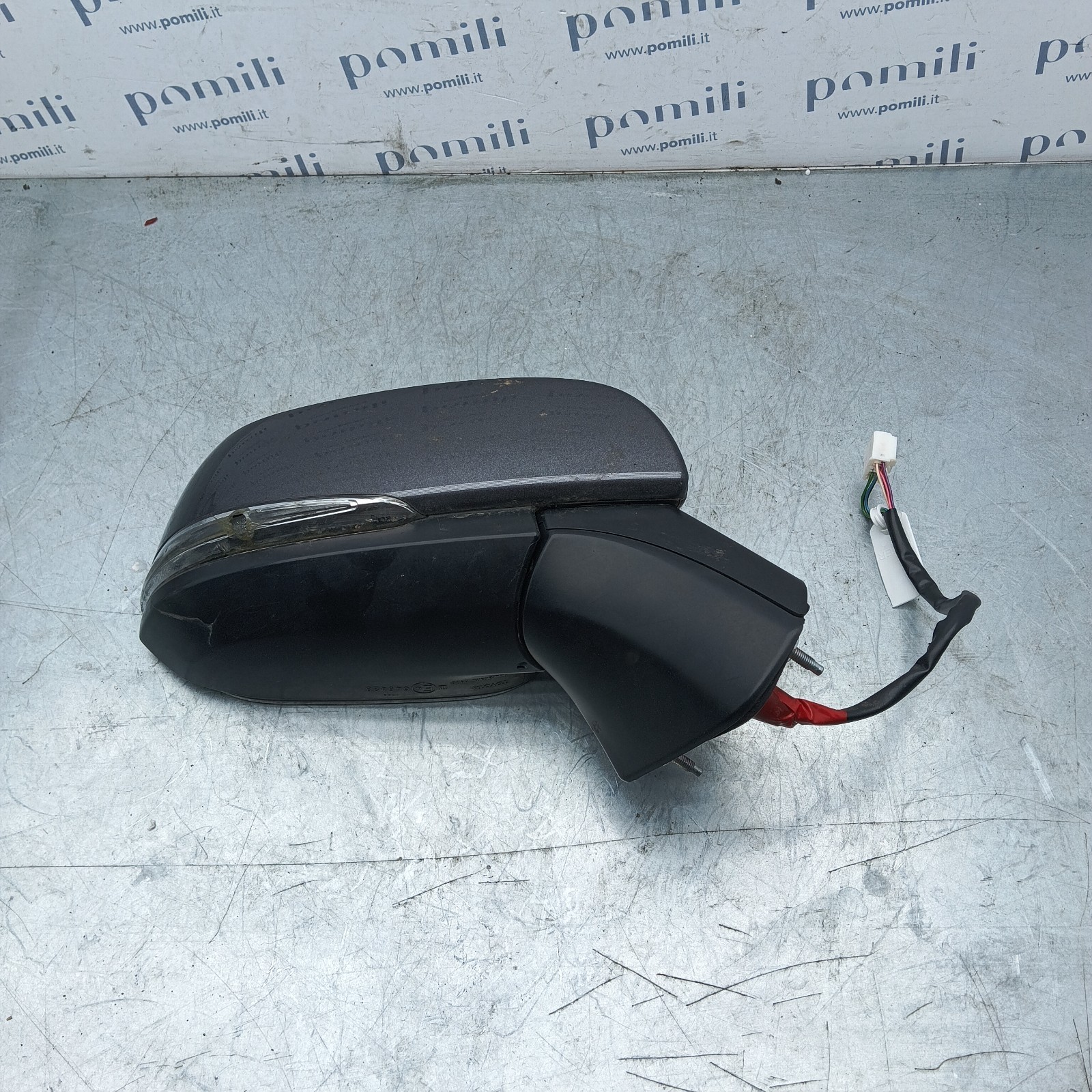 Pomili Cristalli Toyota RAV4 045428 specchietto retrovisore destro danneggiato