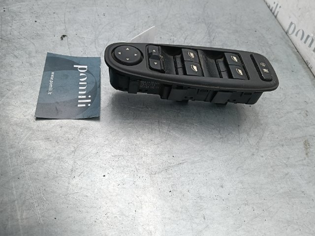 Pomili Rivestimenti interni e parti interne blocco comandi alzacristalli e retrovisori Citroën C4 Picasso 09/06-08/13