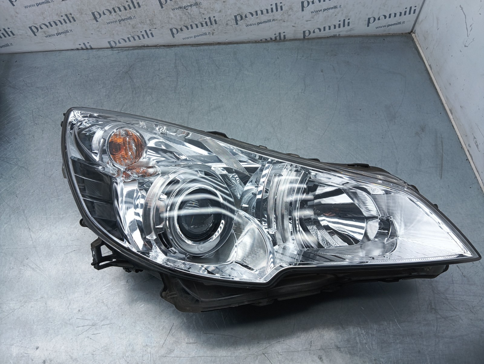 Pomili Fanaleria Subaru Outback/Legacy 10020061 faro anteriore destro usato