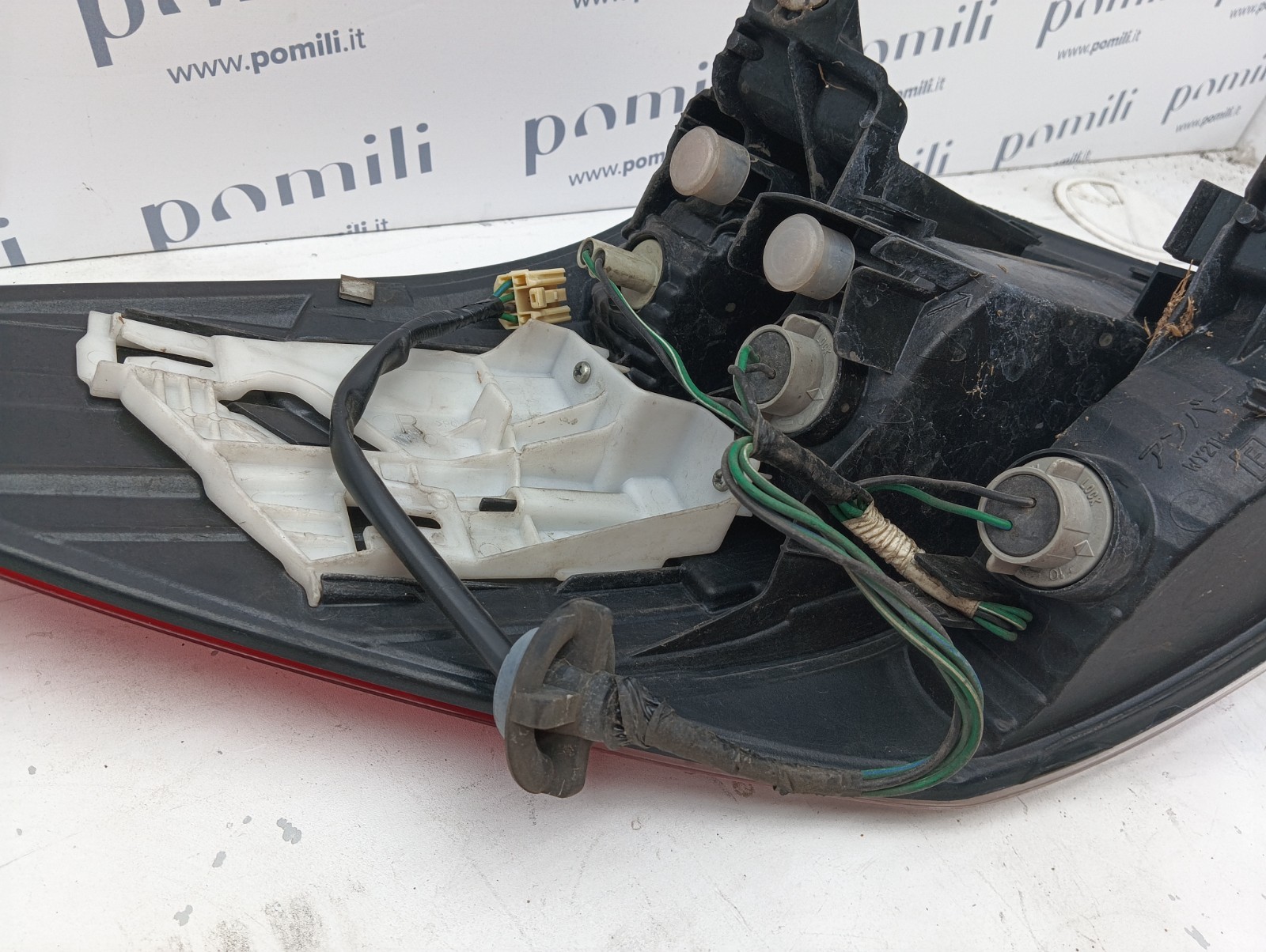 Pomili Fanaleria Fanale posteriore Subaru Outback destro 22020067 usato