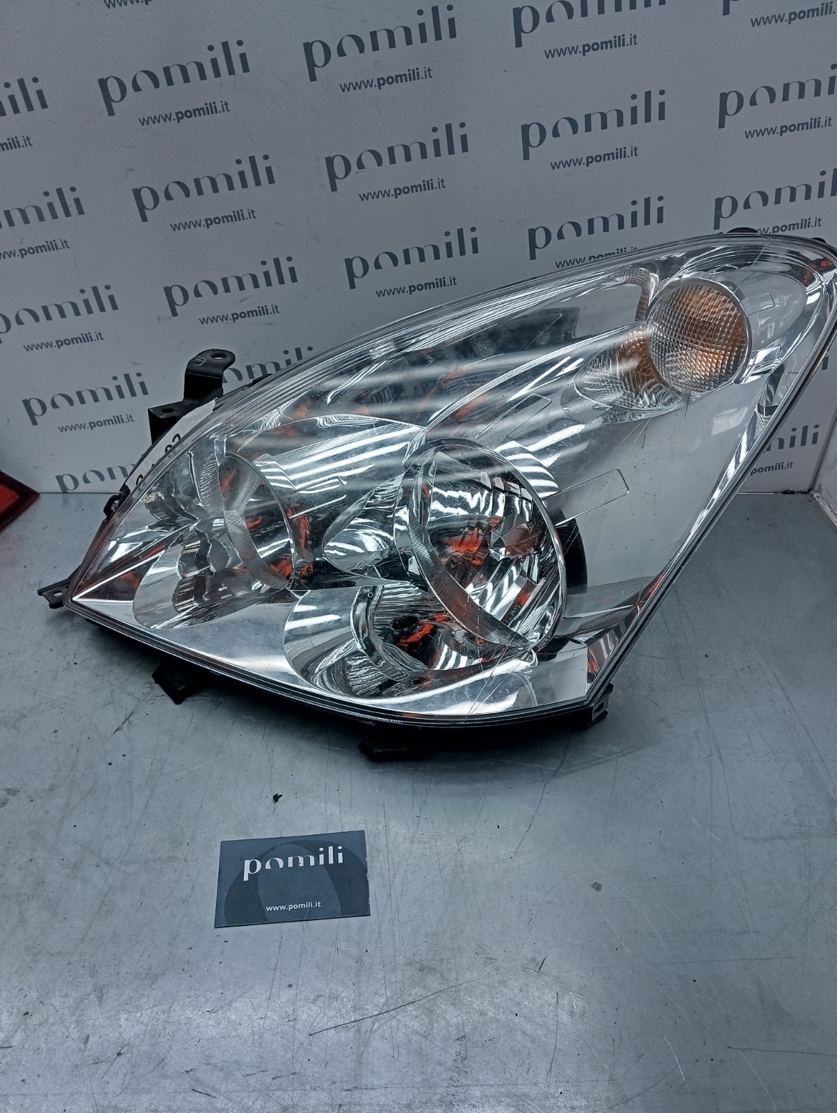 Pomili Fanaleria Faro anteriore destro Toyota Corolla Verso (2ª serie 2004-09) 7357230400 usato