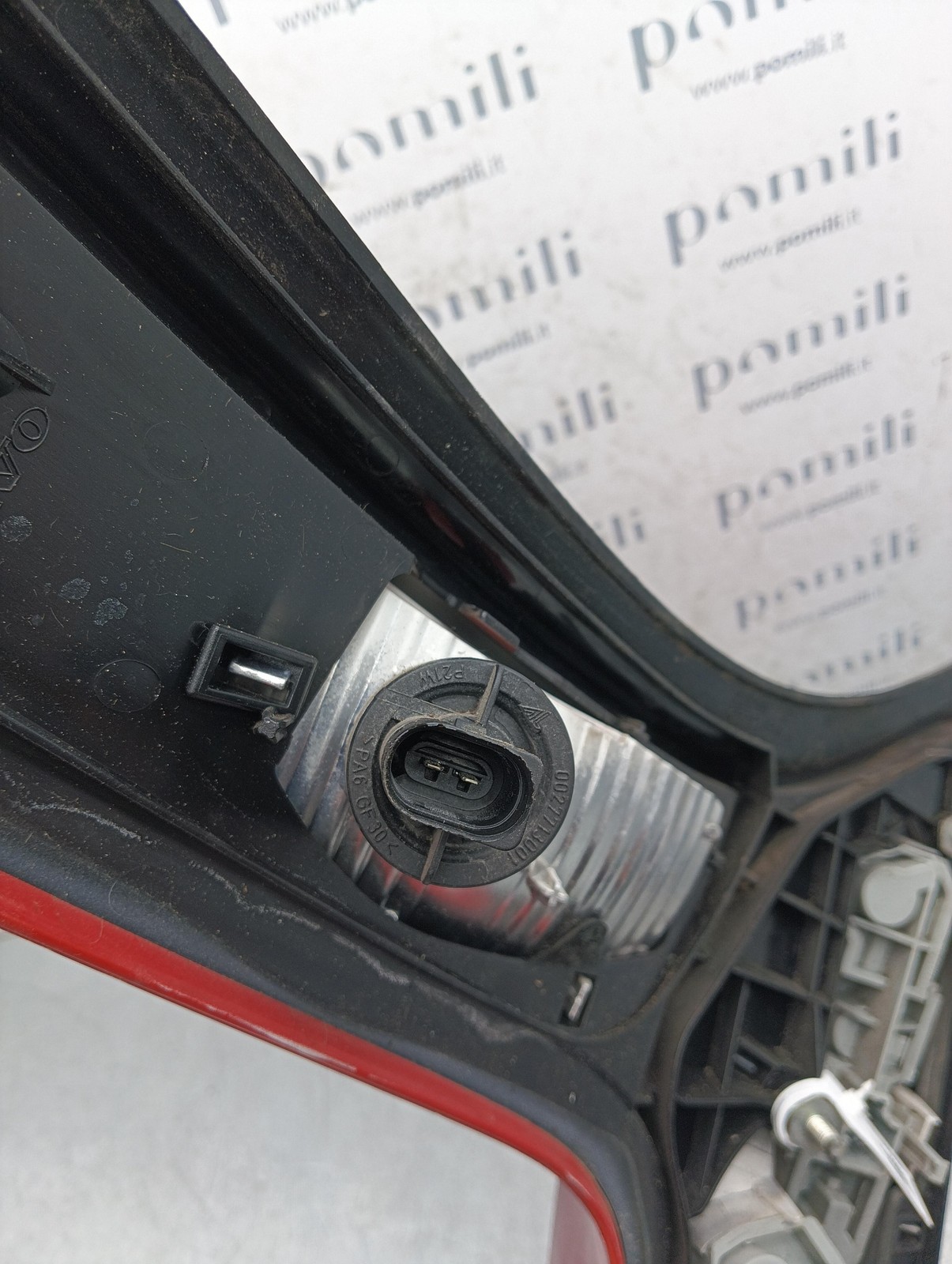 Pomili Fanaleria Volvo C30 1° Serie 27710205914 fanale posteriore destro usato