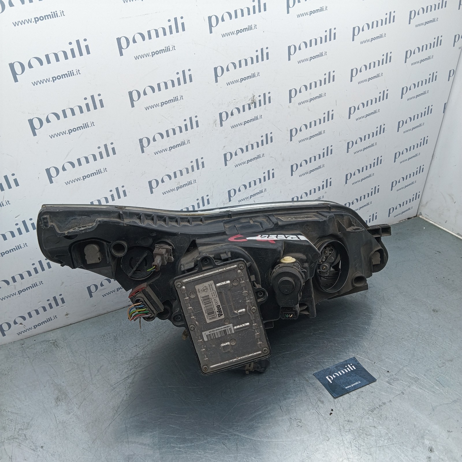 Pomili Fanaleria Faro anteriore sinistro Xenon Citroen C4 89009411 usato