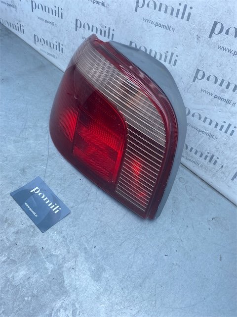 Pomili Fanaleria Toyota Yaris fanale posteriore sinistro FRP