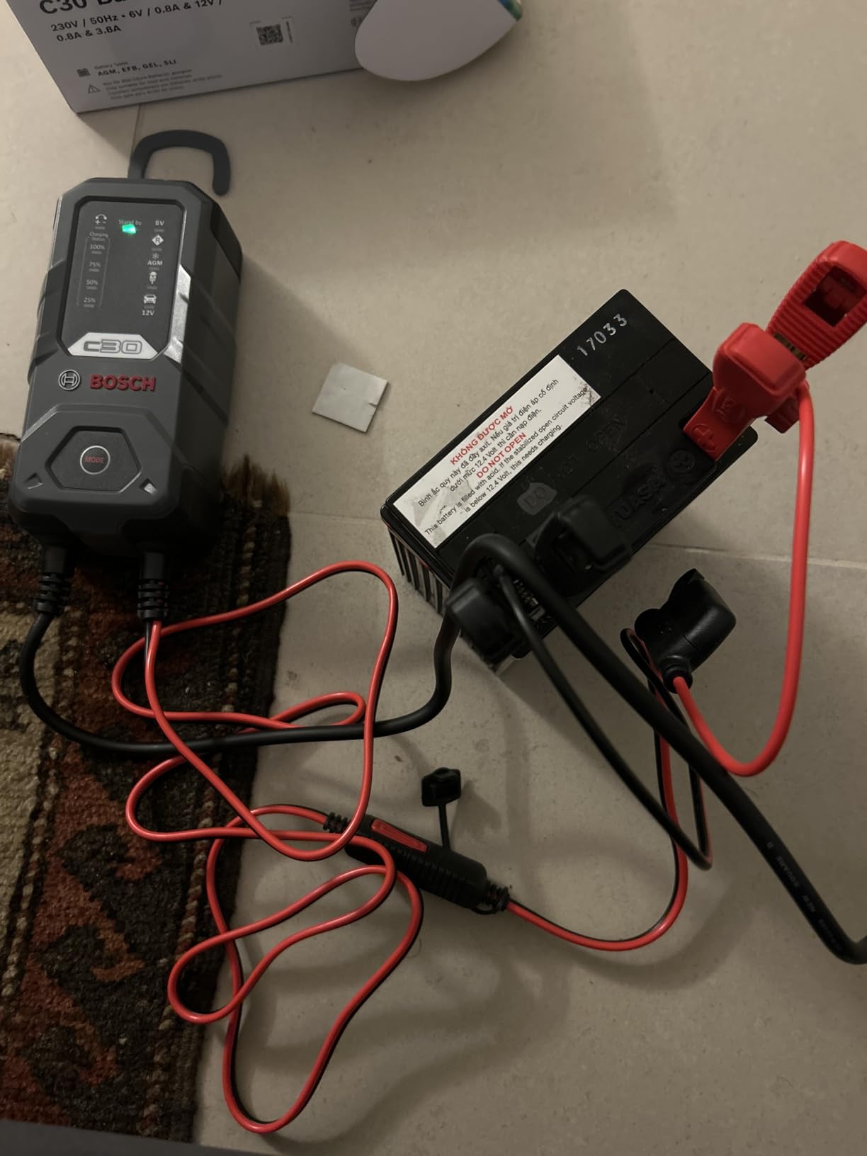 Bosch HCP Caricabatterie e avviatori C30 3,8 A 6/12 V per batterie AGM